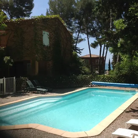 50m T2 Grande Terrasse Vue Climatise Piscine Chauffee, Parking Clos Gratuit Sanary-sur-Mer